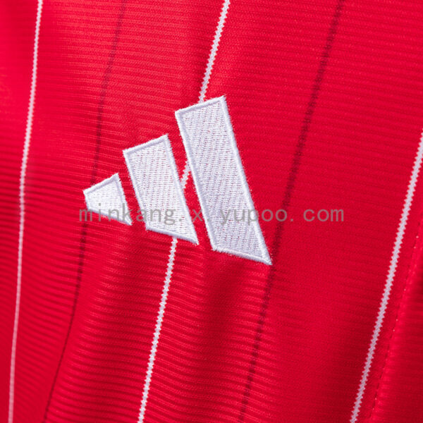 Camiseta Nottingham Forest 2023/24 Local - detalle logo Adidas