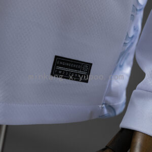 Camiseta Tottenham 2023/24 Aniversario Local - detalle logo Nike