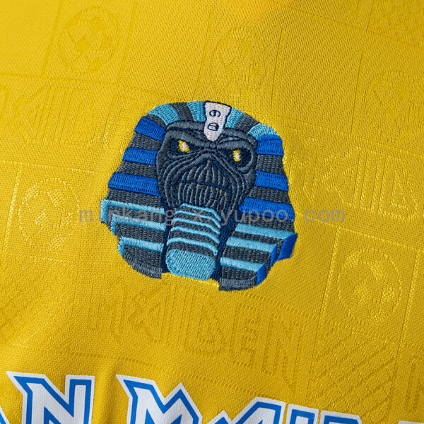 Camiseta West Ham 2008 Retro - detalle manga y texto lateral