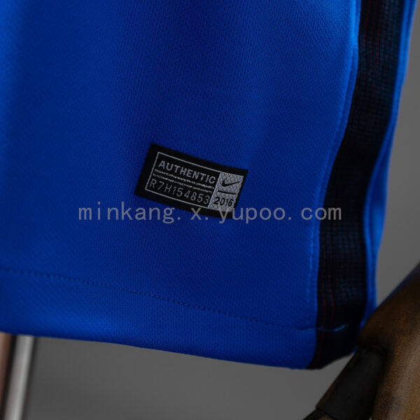 Camiseta Selección de Francia 2016 Retro Local - detalle bajo de la camiseta