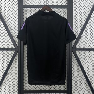 Camiseta Colo Colo 2025 Polo Entrenamiento - detalle cuello y botones