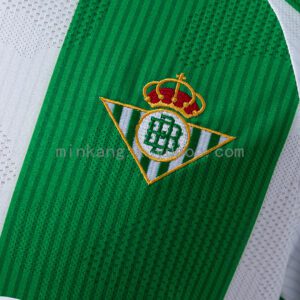 Camiseta Real Betis Balompié 2023/24 Local — detalle manga