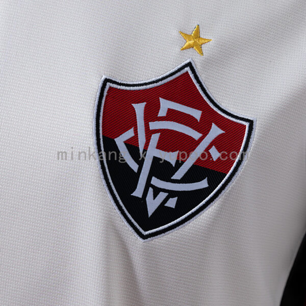 Camiseta Vitoria 2024 Arquero — detalle mangas