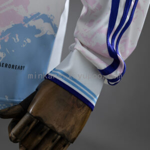 Camiseta Aston Villa 1992/93 Retro Visita Manga Larga - detalle patrocinador Trade Nation y diseño lateral