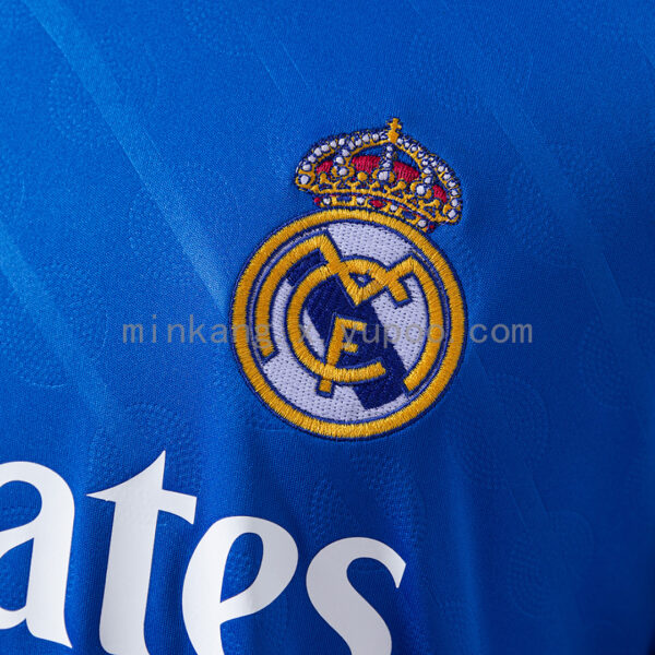 Camiseta Real Madrid 2023/24 Tercera — detalle manga