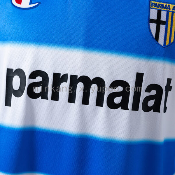 Camiseta Parma 1999/2000 Retro Tercera - detalle logo Champion