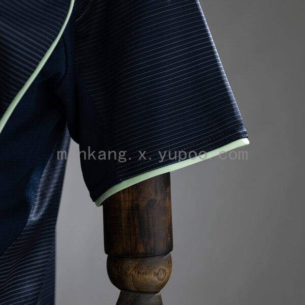 Camiseta Real Madrid 2024/25 Visita Mujer — detalle manga