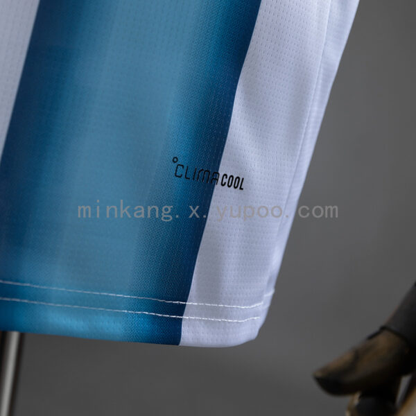 Camiseta Argentina 2026 Local Manga Larga - detalle del dobladillo
