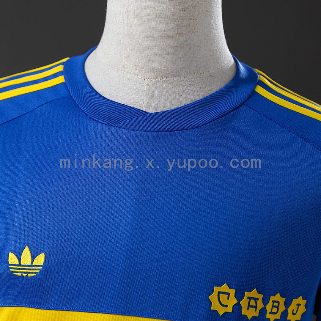 Camiseta Boca Juniors 1981 Retro Local Manga Larga - detalle logo y escudo