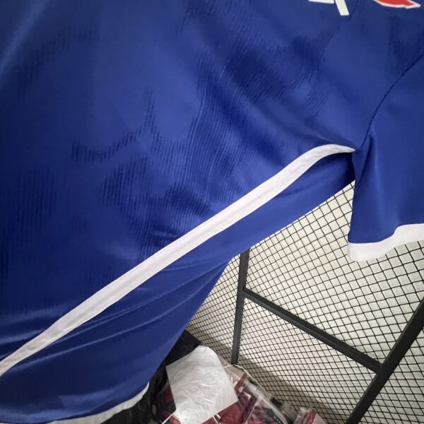 Camiseta Universidad de Chile 2024/25 Local - detalle