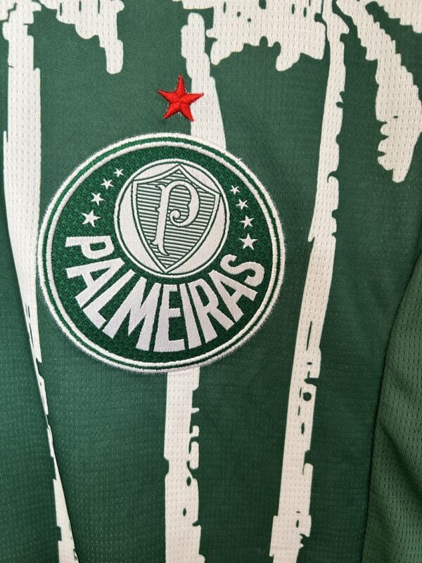 Camiseta Palmeiras 2023 Edición Especial — detalle logo Puma en dorado