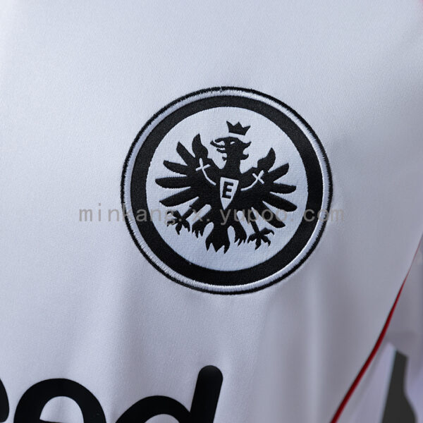 Camiseta Eintracht Frankfurt 2022/23 Local - detalle puño