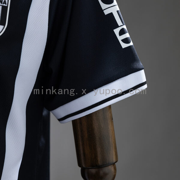 Camiseta FC Cartagena 2023/24 Local — detalle franjas
