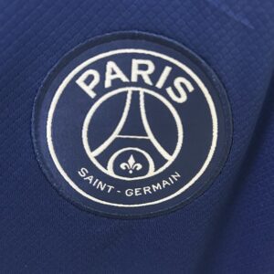 Camiseta Paris Saint-Germain 2023/24 Local Manga Larga - detalle cuello