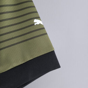 Camiseta AC Milan 2022/23 Tercera - detalle franjas verticales y textura de la tela