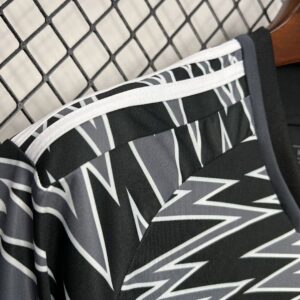 Camiseta Atlético Mineiro 2024/25 Tercera — detalle patrón lateral