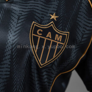 Camiseta Atletico Mineiro 2023/24 Tercera — detalle franjas hombro