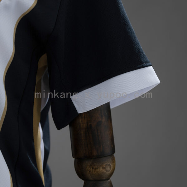 Camiseta Atlético Mineiro 2024/25 Local Mujer — detalle escudo y estrella