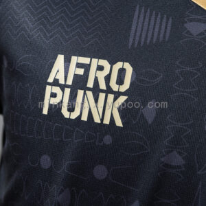 Camiseta Esporte Clube Bahia 2023/24 Edición Especial Afro Punk — detalle cuello y hombro