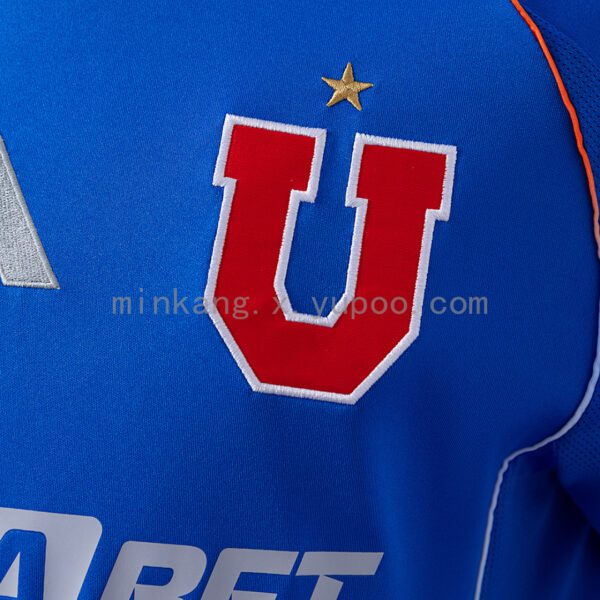 Camiseta Universidad de Chile 2024 Local - detalle de la tela