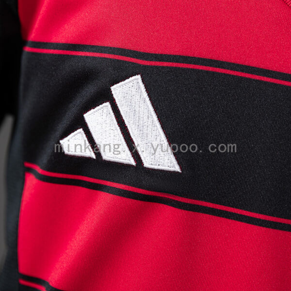 Camiseta Flamengo 2024/25 Local — detalle cuello