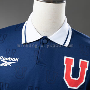 Camiseta Universidad de Chile 1998 Retro Local - detalle escudo