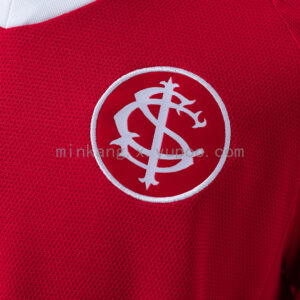 Camiseta Sport Club Internacional 2024/25 Local Manga Larga — detalle del cuello