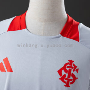 Camiseta Internacional 2023/24 Entrenamiento — detalle tejido y dobladillo