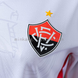 Camiseta Vitoria 2023/24 Visita Mujer — detalle manga y lateral izquierdo