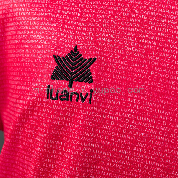 Camiseta Deportivo Alavés 2000/01 Retro Tercera — detalle logo Luanvi
