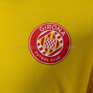 Camiseta Girona 2023/24 Visita — detalle dobladillo inferior