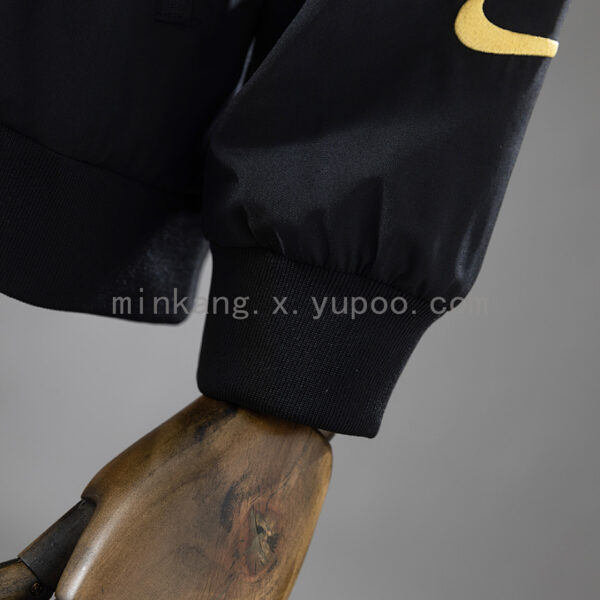 Camiseta Manchester United 2023/24 Cortaviento Entrenamiento - vista lateral