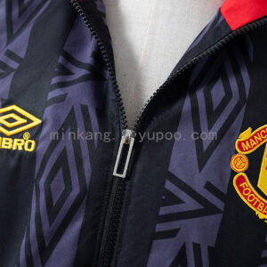 Camiseta Manchester United 1998/99 Cortaviento Retro - detalle patrón geométrico