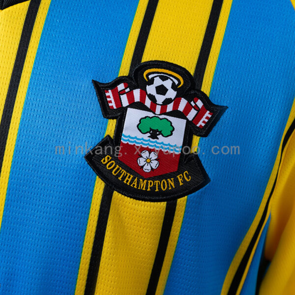 Camiseta Southampton FC 2021/22 Visita - detalle