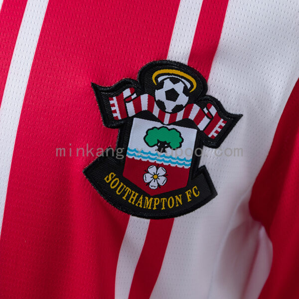 Camiseta Southampton 2022/23 Local - detalle manga