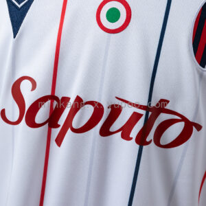 Camiseta Bologna 2023/24 Visita - detalle logo Macron
