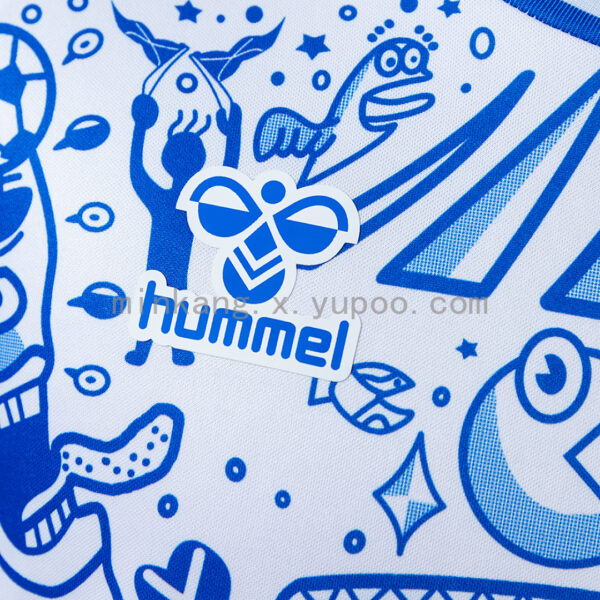 Camiseta Club Deportivo Tenerife 2023/24 Edición Especial — detalle de símbolos gráficos variados: avión, bandera, corazones