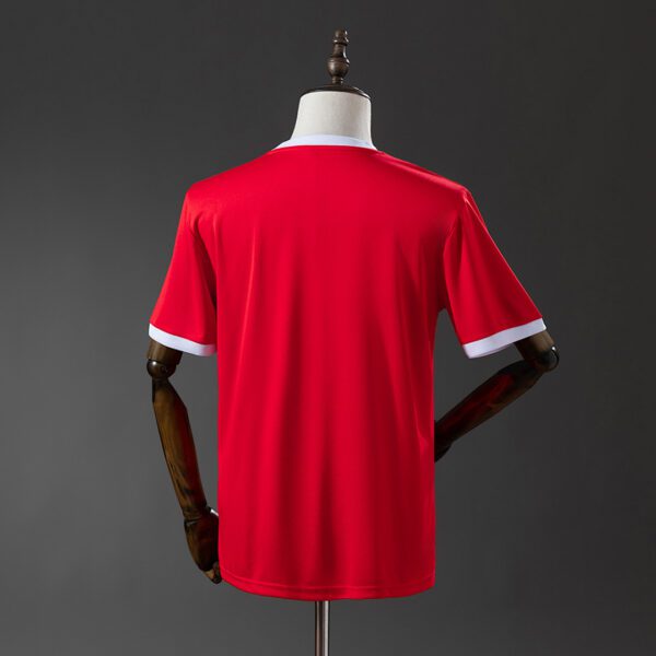Camiseta Independiente 1989 Retro Local - detalle escudo C.A.I.