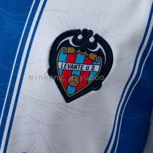 Camiseta Levante UD 2023/24 Visita — detalle franjas inferiores