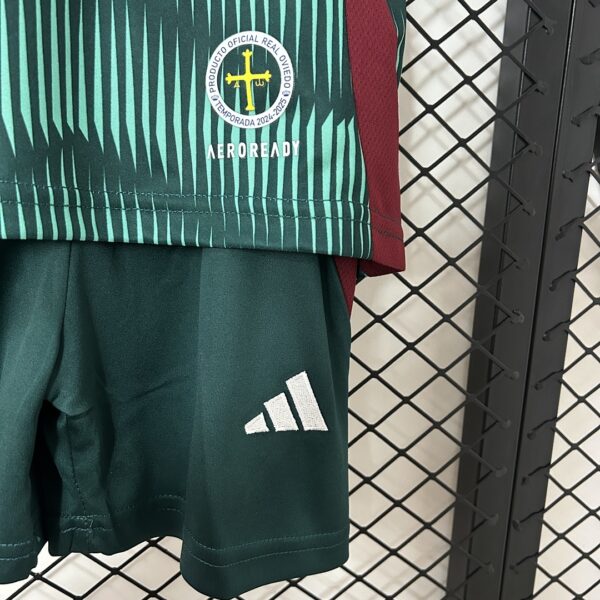 Camiseta Real Oviedo 2024/25 Tercera — detalle del cuello