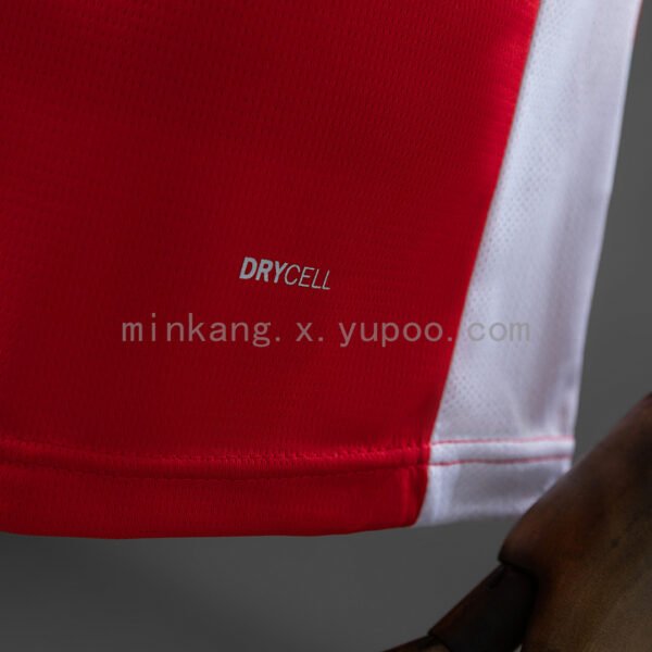 Camiseta Universidad Católica 2024 Visita - detalle cuello polo