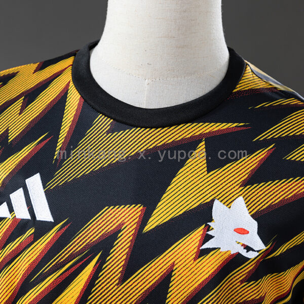 Camiseta AS Roma 2023/24 Pre-Partido - detalle cuello y hombro
