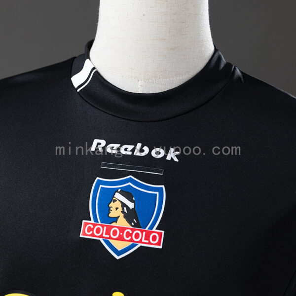 Camiseta Colo Colo 2004 Retro Alternativa - detalle dobladillo