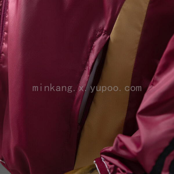 Camiseta AS Roma 2024/25 Entrenamiento Cortaviento - detalle del cierre frontal