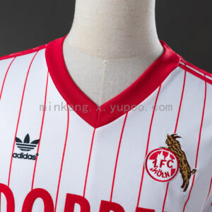 Camiseta FC Köln 1978 Retro Local - detalle manga