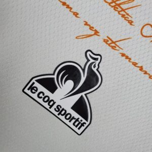 Camiseta Atletico Mineiro 2023/24 Local — detalle manga derecha sponsor ARENA