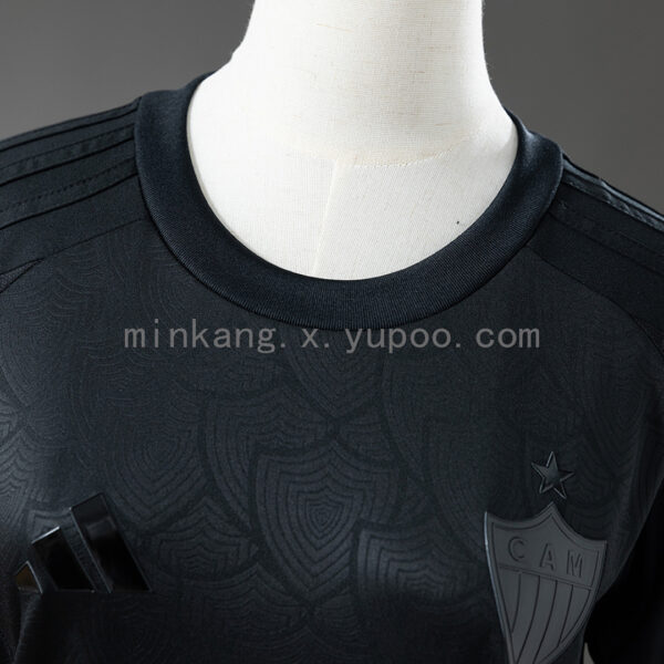 Camiseta Atletico Mineiro 2023 Entrenamiento Mujer — detalle manga derecha