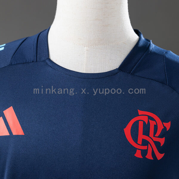 Camiseta Flamengo 2023/24 Entrenamiento — detalle panel lateral