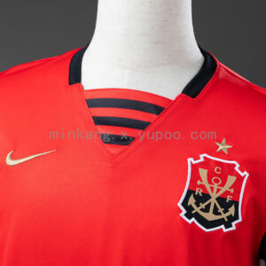 Camiseta Flamengo 2008 Retro Local — detalle manga y sponsor LUB