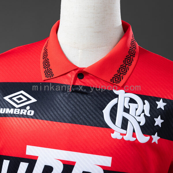 Camiseta Flamengo 2019/20 Local Manga Larga — detalle manga